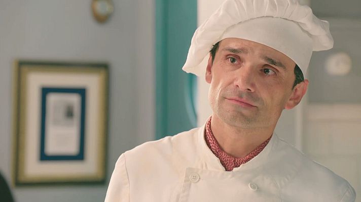 Salón de té La Moderna - Don Fermín intenta convencer a Pietro