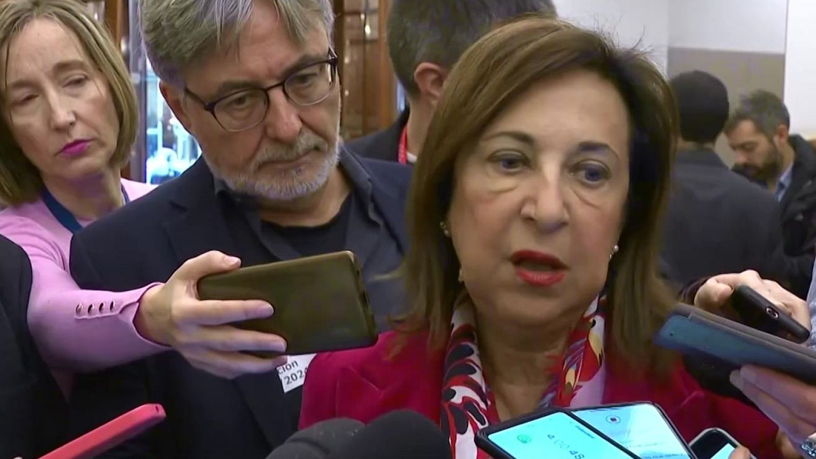 El ministerio de Defensa ofrece morgues portátiles y psicólogos. - Informativo 24h | Ver