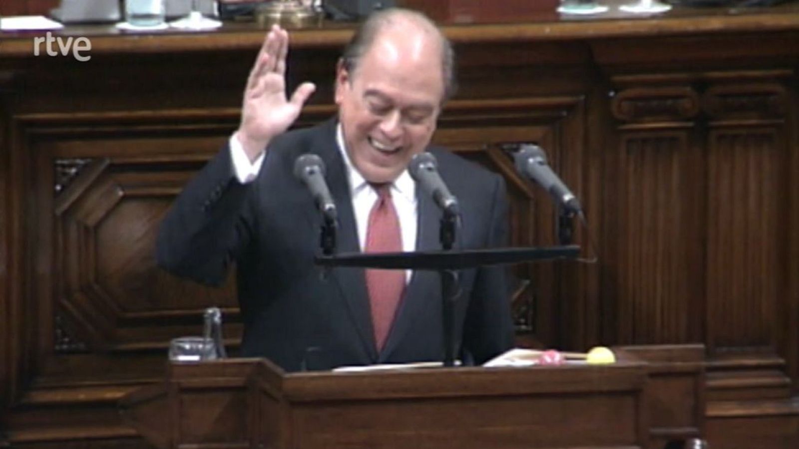 Intervencions curioses al Parlament - 135 escons - Arxiu - 135 Escons | Veure