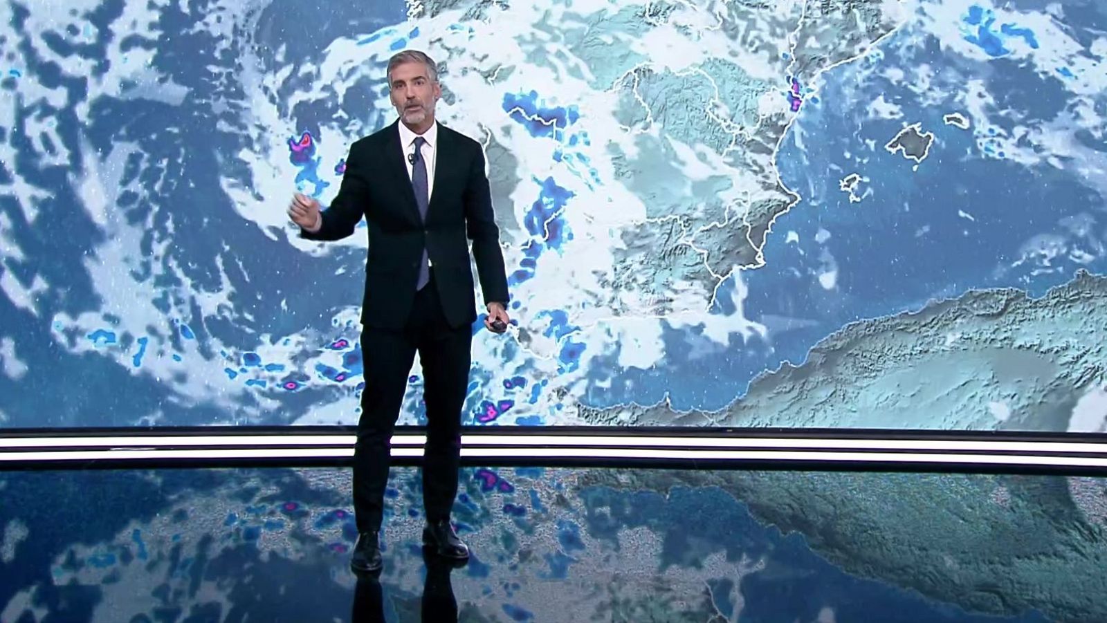 Albert Barniol advierte de la gran tormenta que caerá en Cataluña - Telediario 1 | Ver