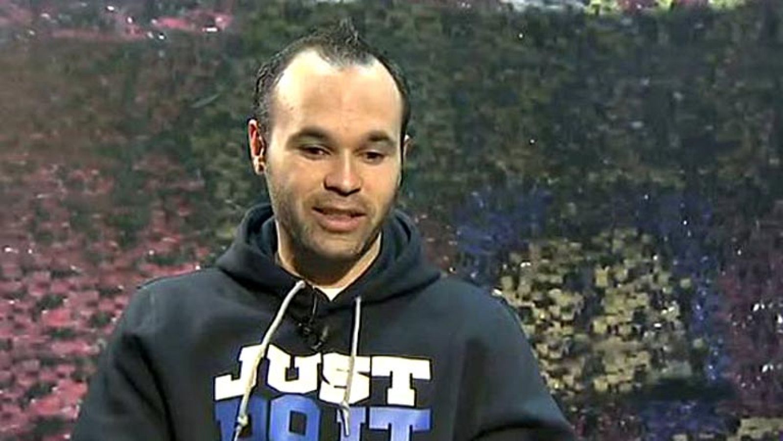 Hay jugadores eternos, que marcan una época y Andrés Iniesta va camino de conseguirlo. Su fútbol es magia. En 2012 fue elegido el mejor jugador del continente y ganó la Eurocopa de nuevo con España. Este 2013 puede empezar con el balón de oro.