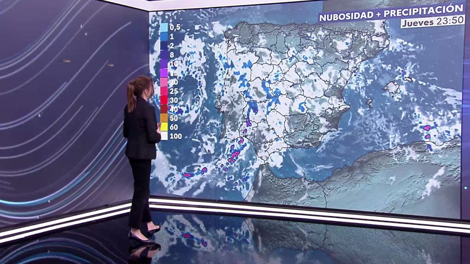 Chubascos y tormentas fuertes y persistentes en amplias zonas del cuadrante nordeste peninsular y Andalucía occidental - ver ahora