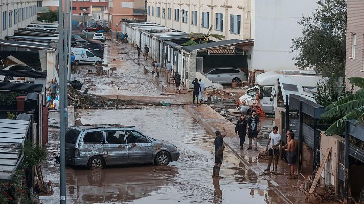 La tarde en 24h - Un policía rescata a dos mujeres durante la DANA en Benetúser: "Estuvimos tres horas y media sujetándola a pulso"