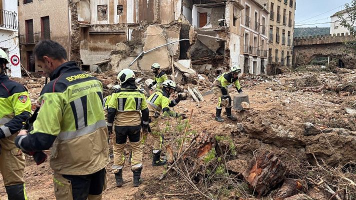 Telediario Fin de Semana - Los equipos de rescate buscan a cinco desaparecidos por la DANA en Letur