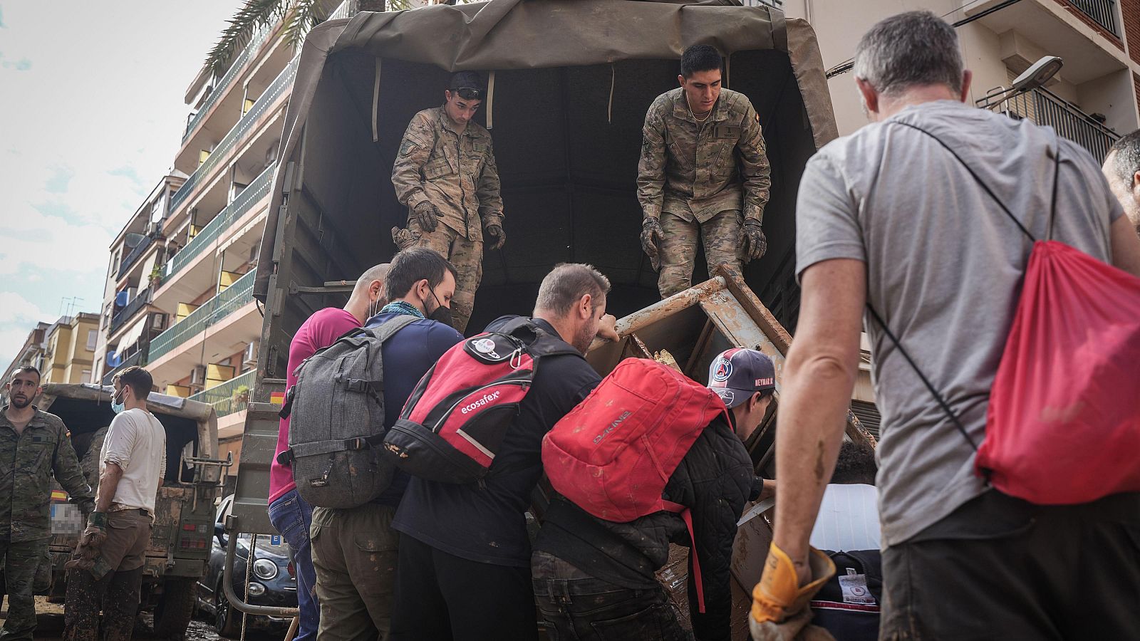 Equipos militares especializados se suman al despligue por la DANA | Ver