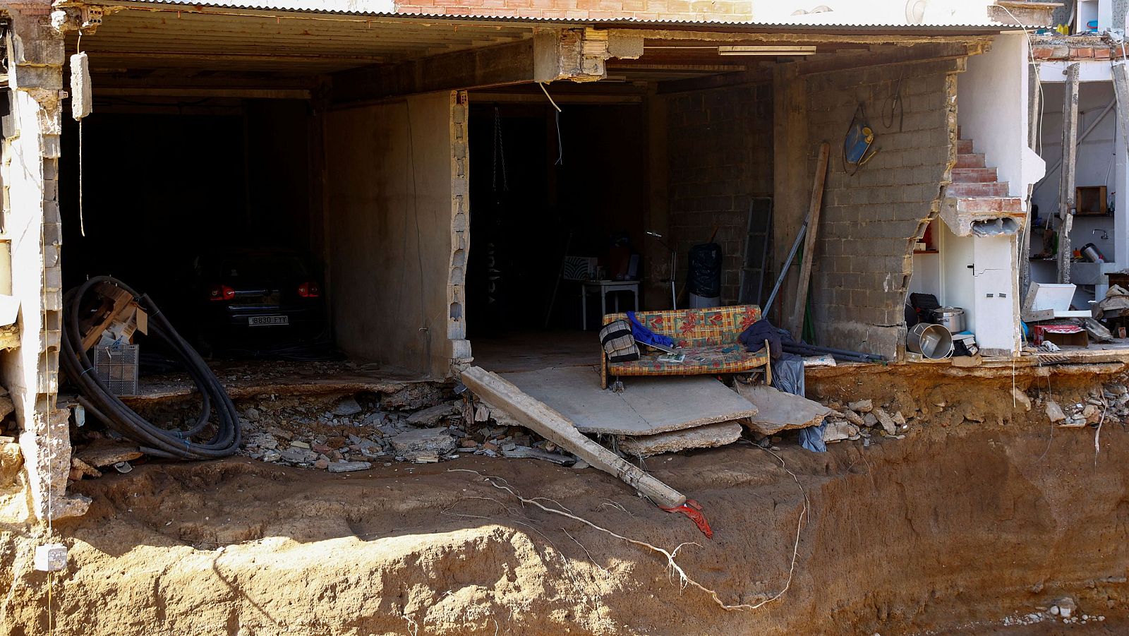 Tres heridos graves por monóxido de carbono en Chiva - Fin de semana 24h | Ver