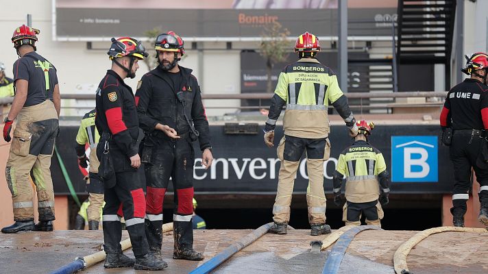 Telediario Fin de Semana - Se trabaja para achicar agua de los garajes, convertidos en trampas mortales