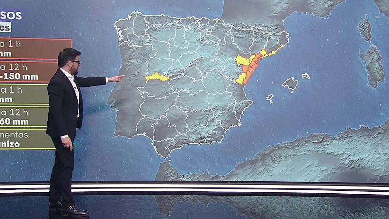 Intervalos de levante fuerte con rachas muy fuertes en el Estrecho y Alborán - ver ahora