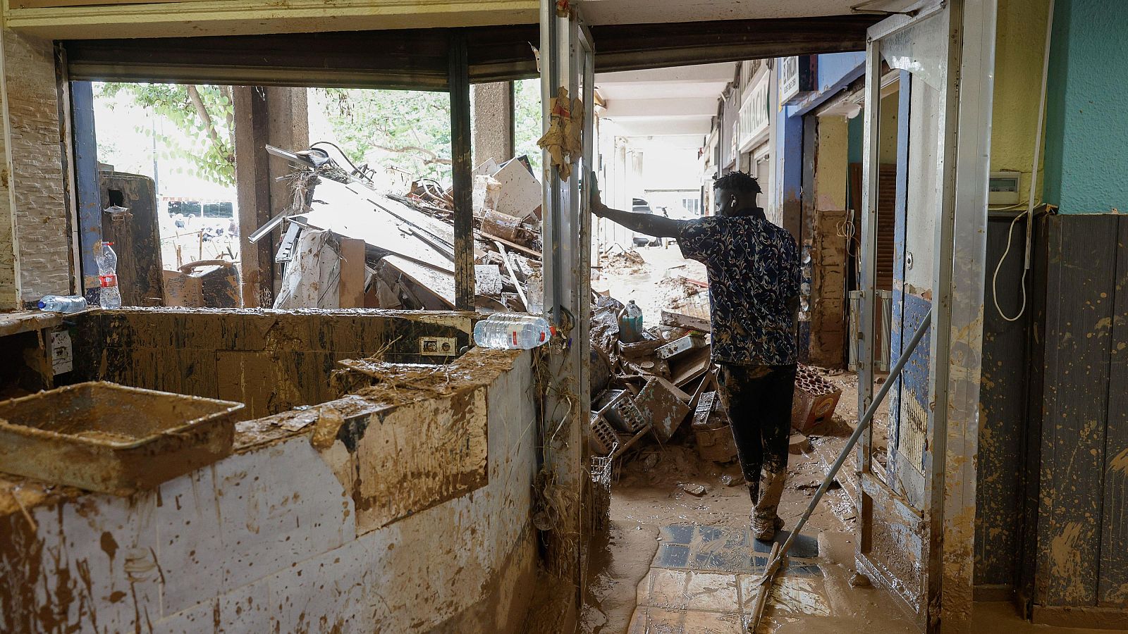 Los empresarios valencianos piden "ayudas monetarias rápidas" - Economía en 24 horas | Ver