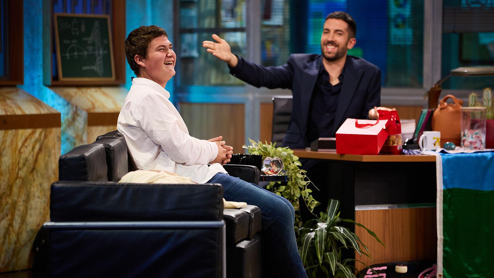 Miquel Montoro defiende los oficios en La Revuelta 4/11/2024 - La Revuelta | Ver