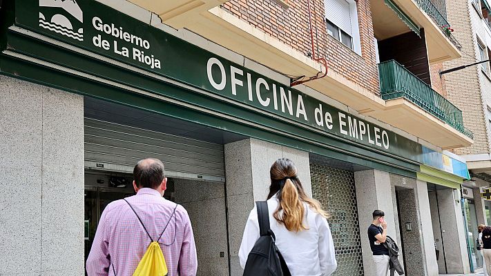 Telediario 1 - España suma 134.307 afiliados en octubre por el tirón de la educación pese a que el paro sube en 26.769 personas