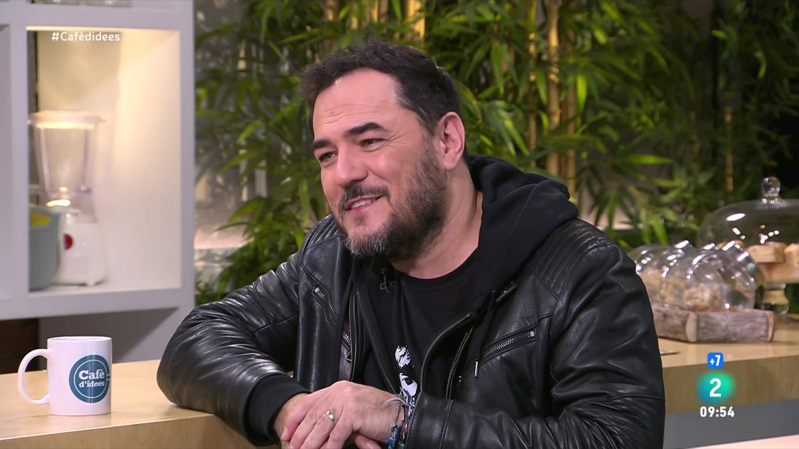 Ismael Serrano ens presenta el disc 'Sinfónico' - Cafè d'idees | Veure