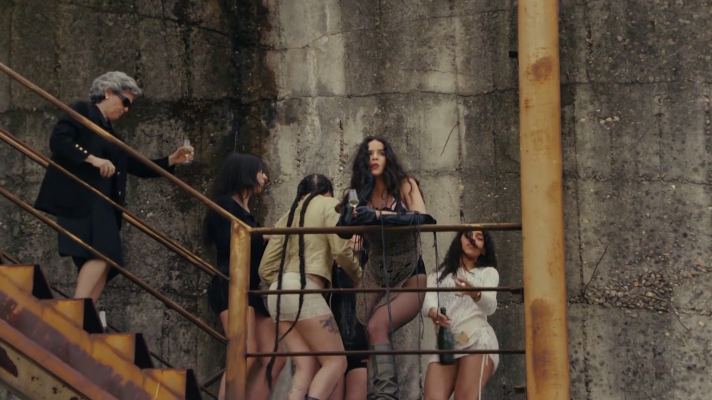 Atención obras - Ángeles Toledano