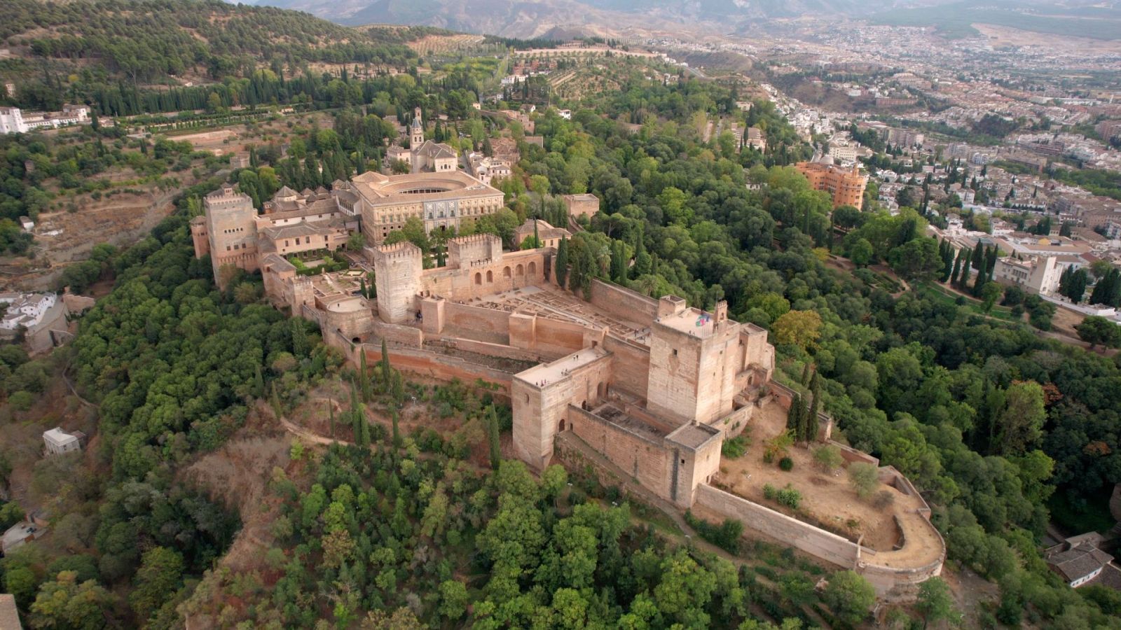 Alhambra: el tesoro del último emirato andalusí - Ver documental en RTVE - Somos Documentales | Ver documental