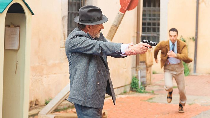 Salón de té La Moderna - Rodrigo le salva la vida a Emiliano