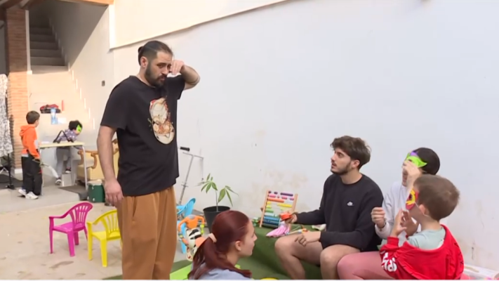 Telediario 1 - Tras una semana de la DANA nacen iniciativas particulares para cuidar de los niños