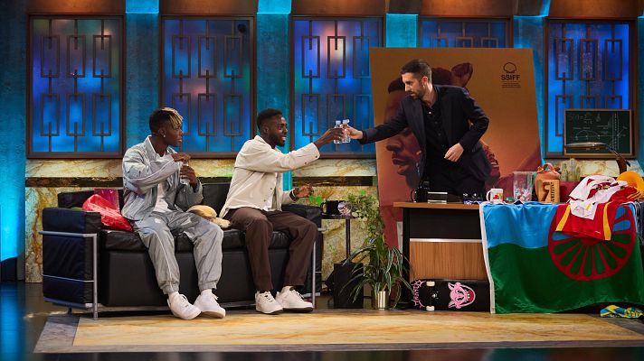 La Revuelta - Nico e Iñaki Williams se mojan con la pregunta del racismo