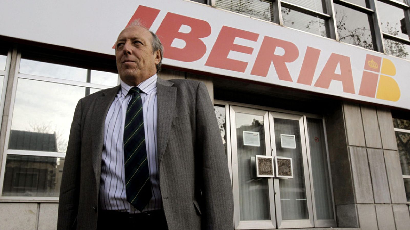 El sindicato de pilotos Sepla acepta negociar el plan de reestructuración de Iberia - Informativo 24h | Ver