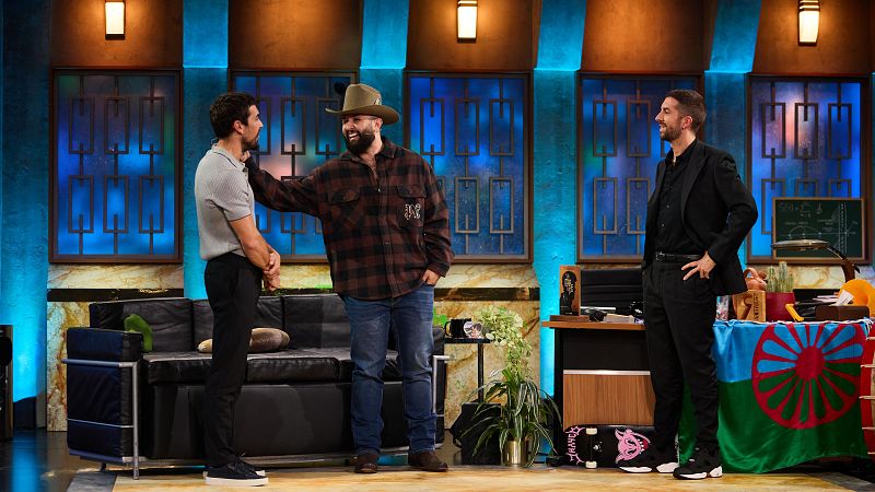 La Revuelta - Mario Casas y el cantante mexicano Carín León (07/11/2024)