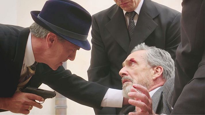 Salón de té La Moderna - Emiliano mata al subsecretario Cuadrado