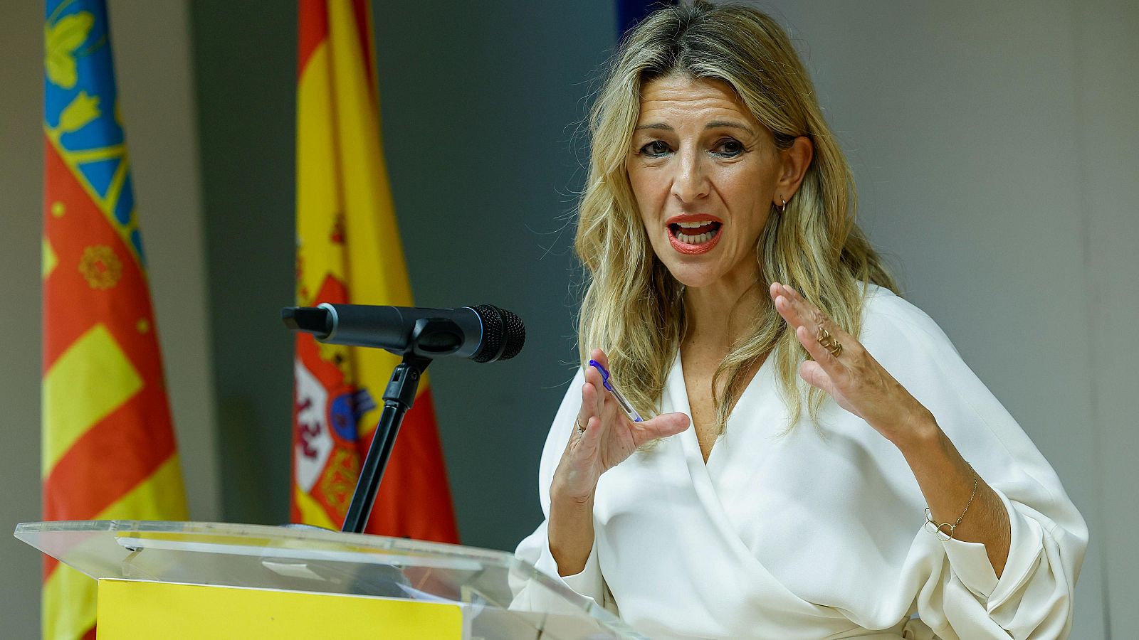 Yolanda Díaz, sobre la DANA: "No hay que despedir a nadie" - La hora de La 1 | Ver