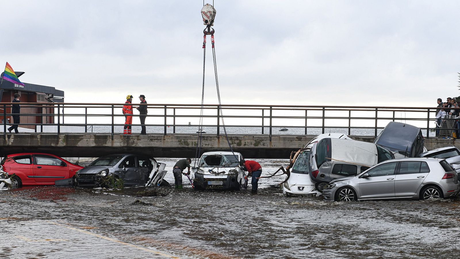 La lluvia torrencial anega el Empordà - Telediario 1 | Ver