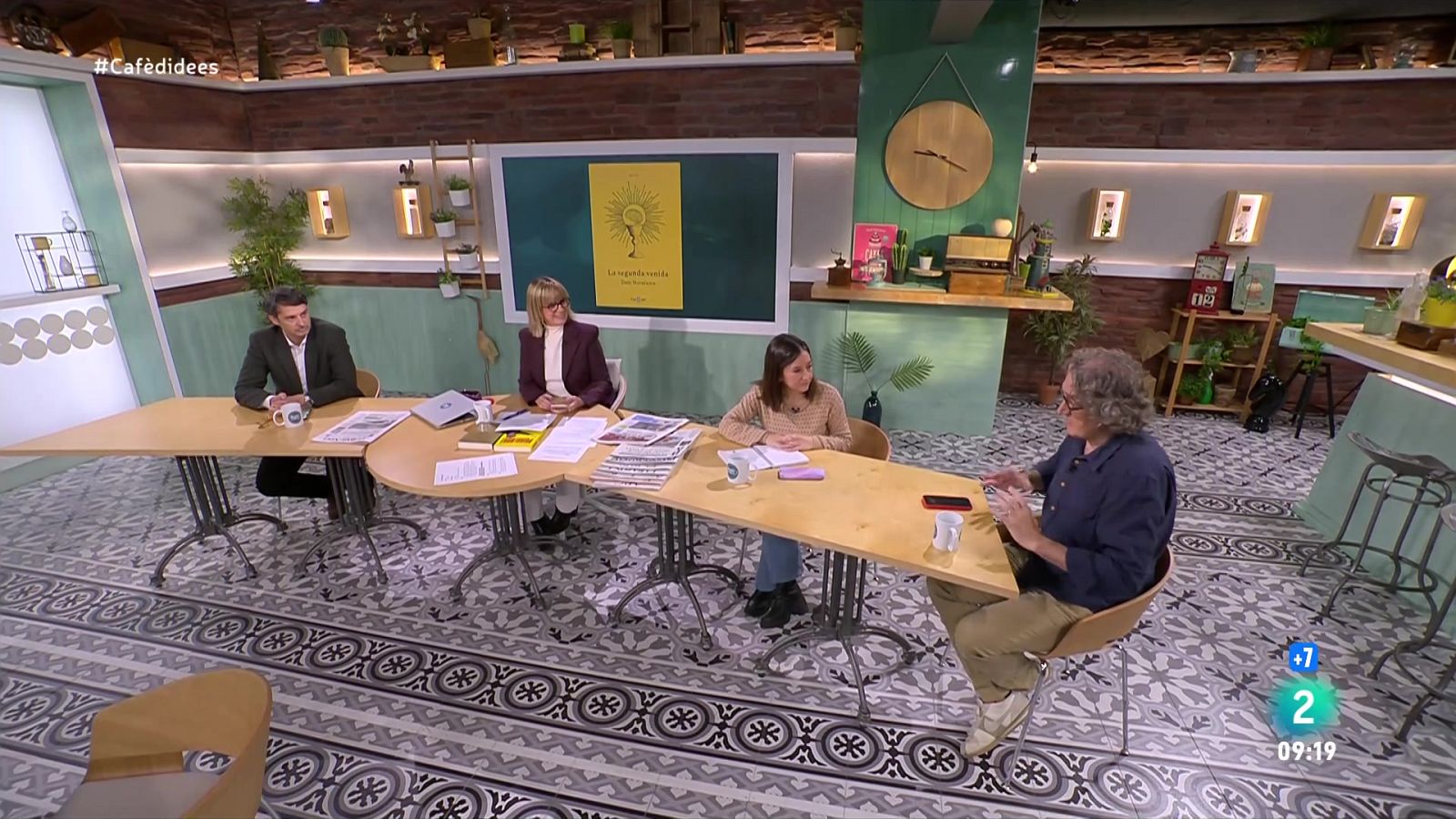 Gemma Nierga entrevista l'investigador del CSIC. Parlem del cas Errejón amb la periodista. I el divulgador ens presenta 'La segunda venida'