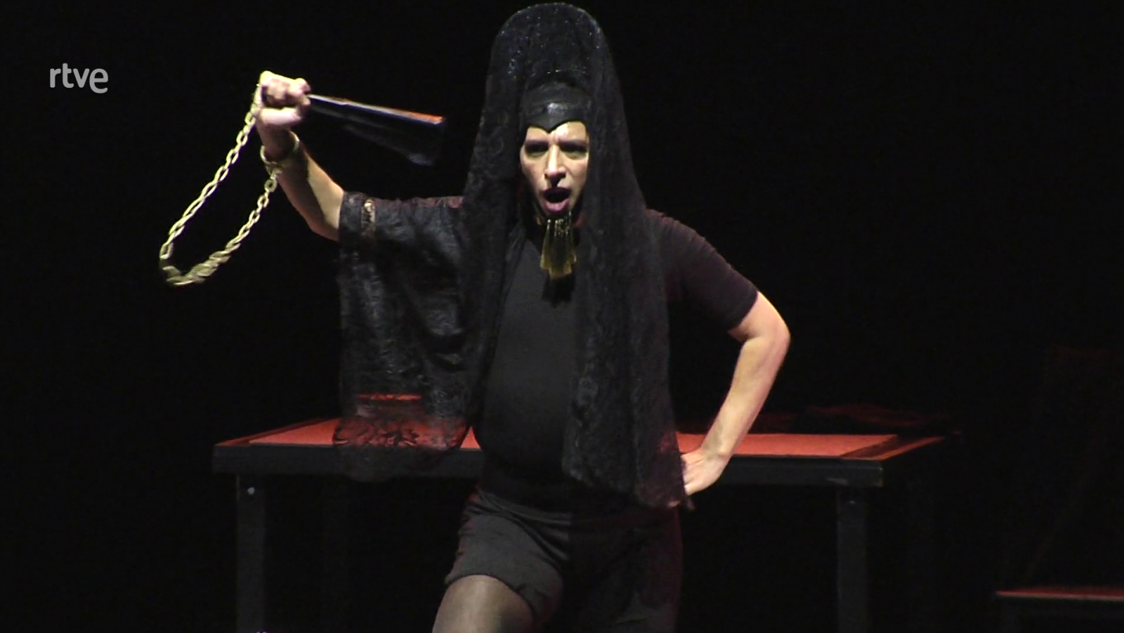 "Carmen" por Israel Galván - Atención obras | Ver