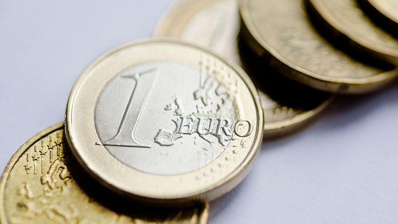 Reforma fiscal PSOE y Sumar: mantiene impuesto a la banca y retira el de energéticas - Telediario 1 | Ver