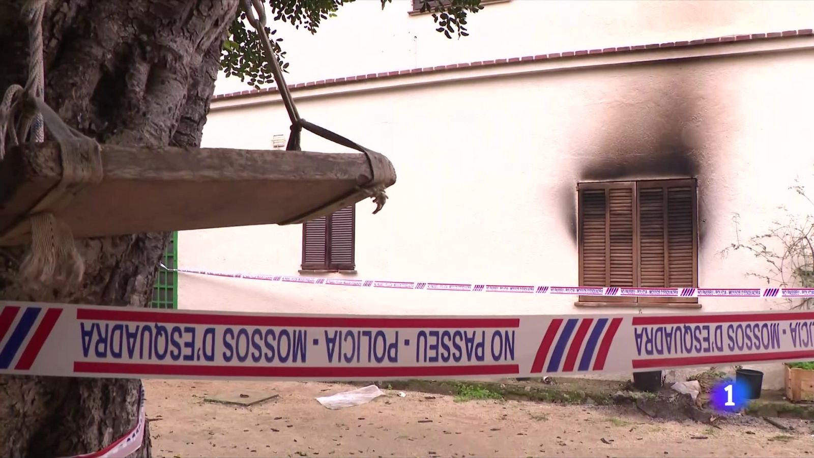 Els Mossos investiguen la mort violenta d'un home i el seu fill a Arenys de Mar - L'Informatiu | Veure