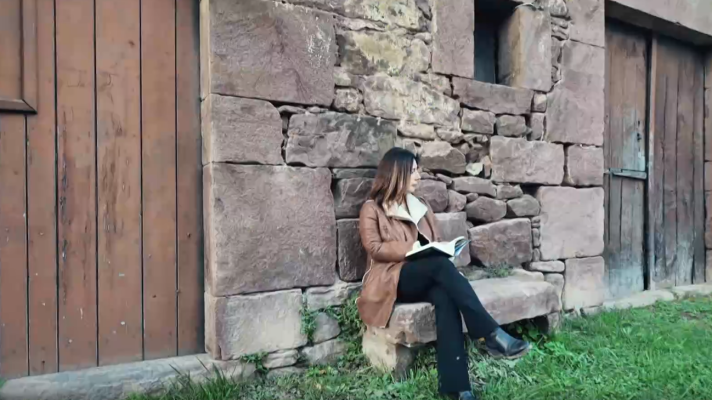 Telediario 2 - La escritora Dolores Redondo publica su nueva obra: 'Las que no duermen NASH'