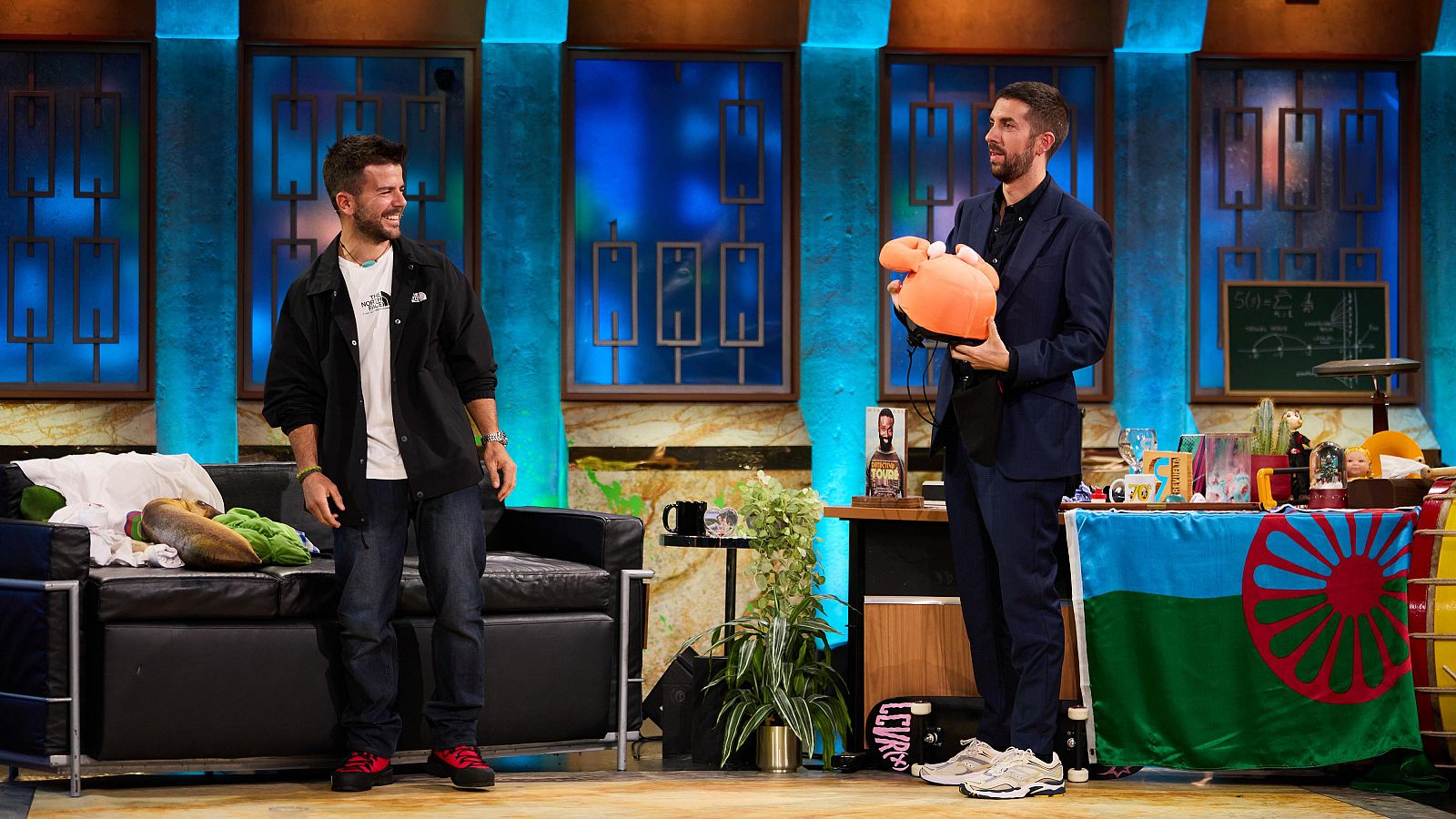 La Revuelta | Aymar Navarro se reconcilia con Broncano 14/11/24 - La Revuelta | Ver