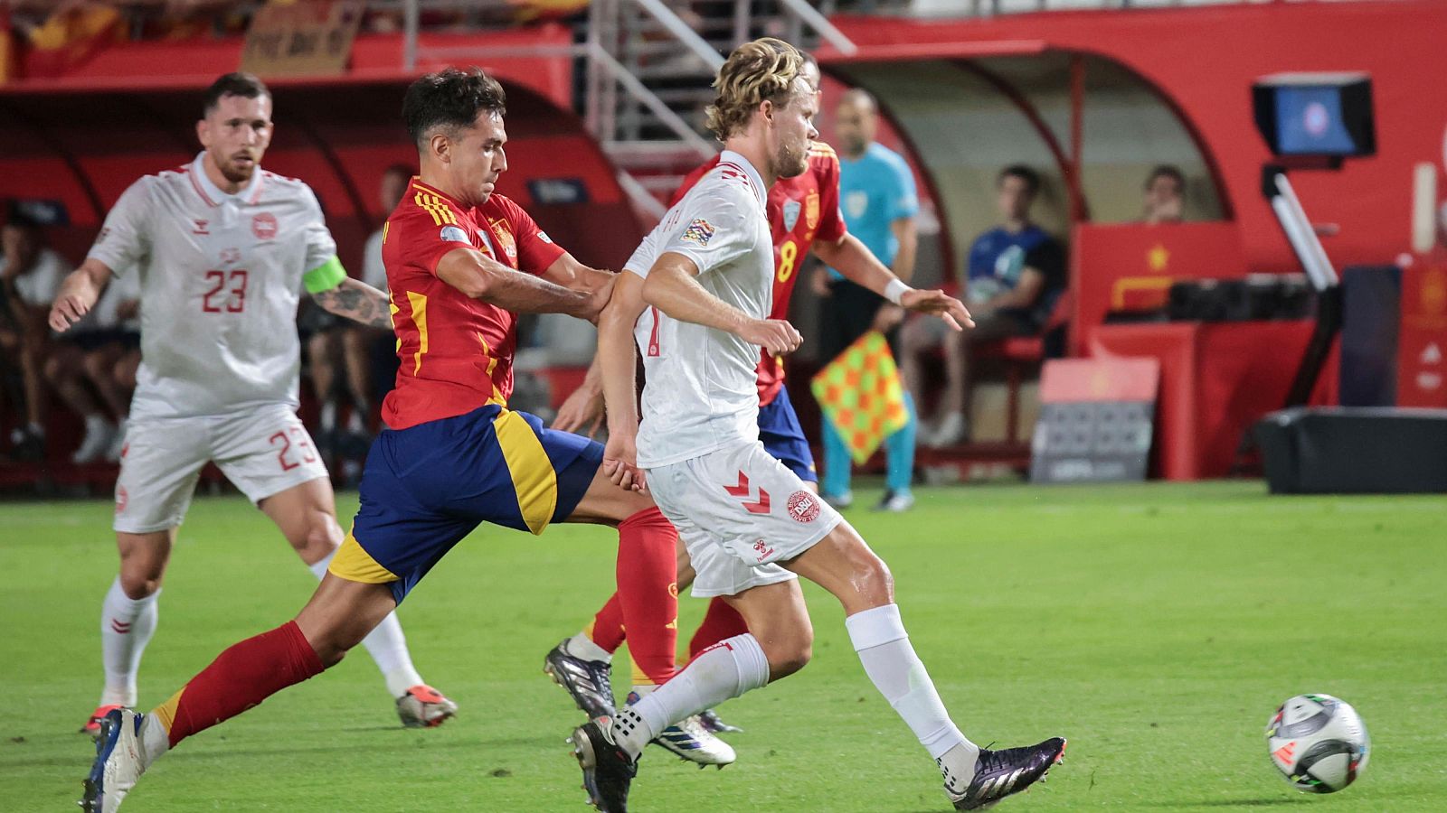 España, modelo para el fútbol danés | Ver