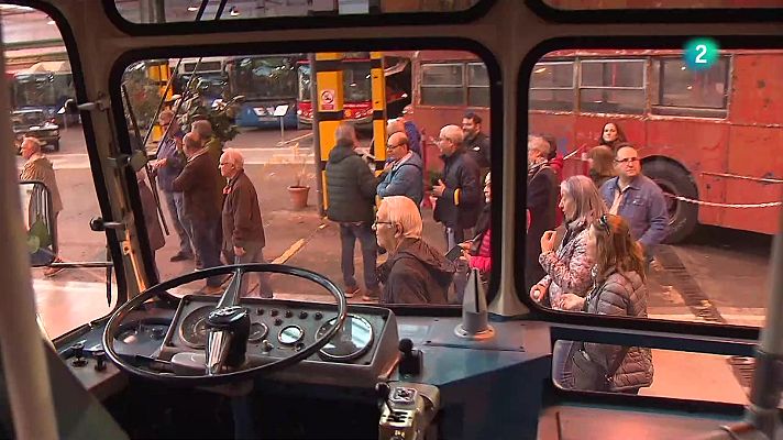 En lengua de signos - Mayores sordos disfrutan del Museo de la EMT con FeSorCam