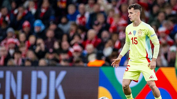 Fútbol - Casadó tras su debut: "Te acuerdas de la gente que te ha ayudado, contento por mí y por ellos"