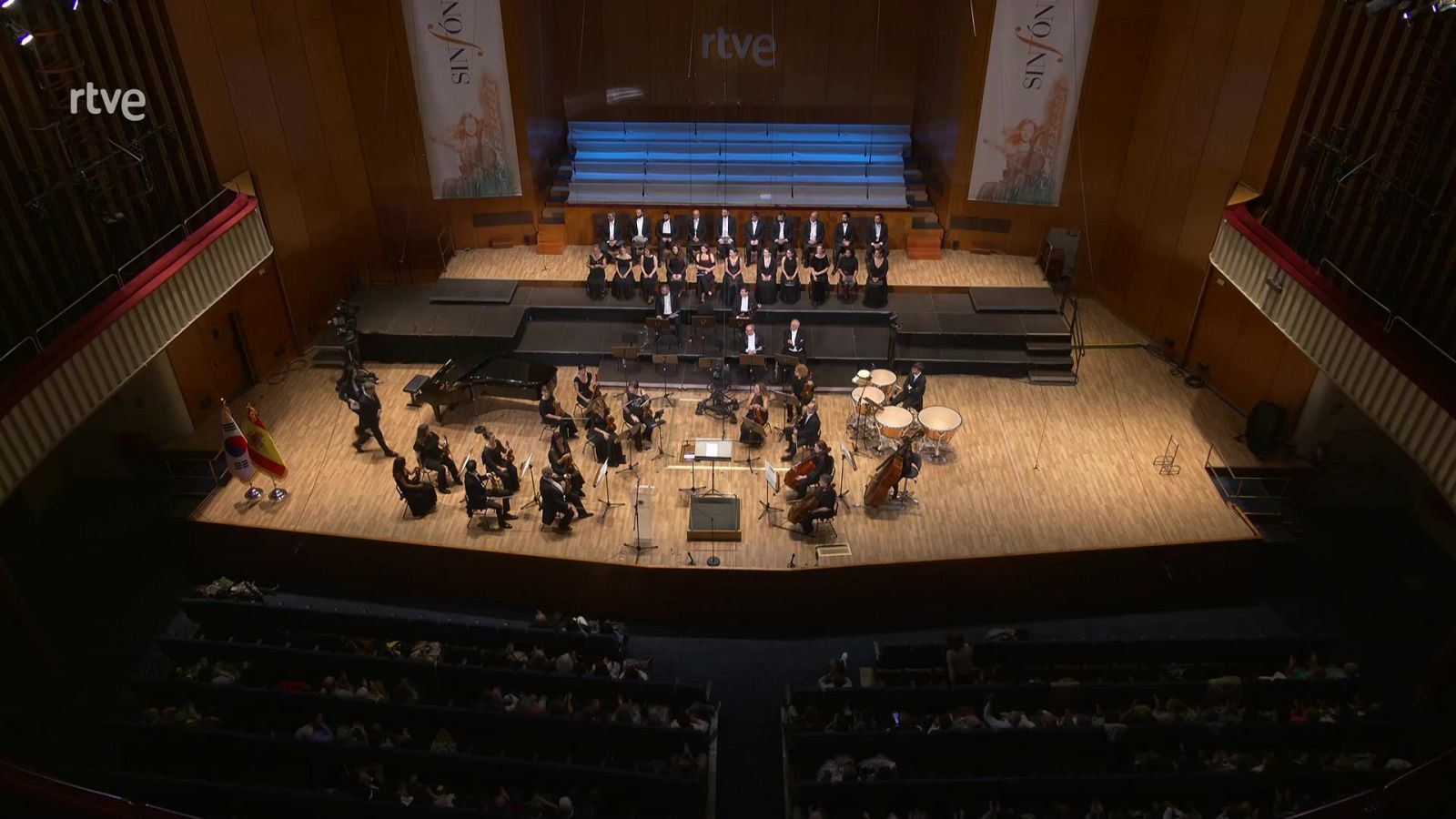 Los conciertos de La 2 - XX Concierto Orquesta de cámara y grupo vocal Millennium (parte 1) - ver ahora