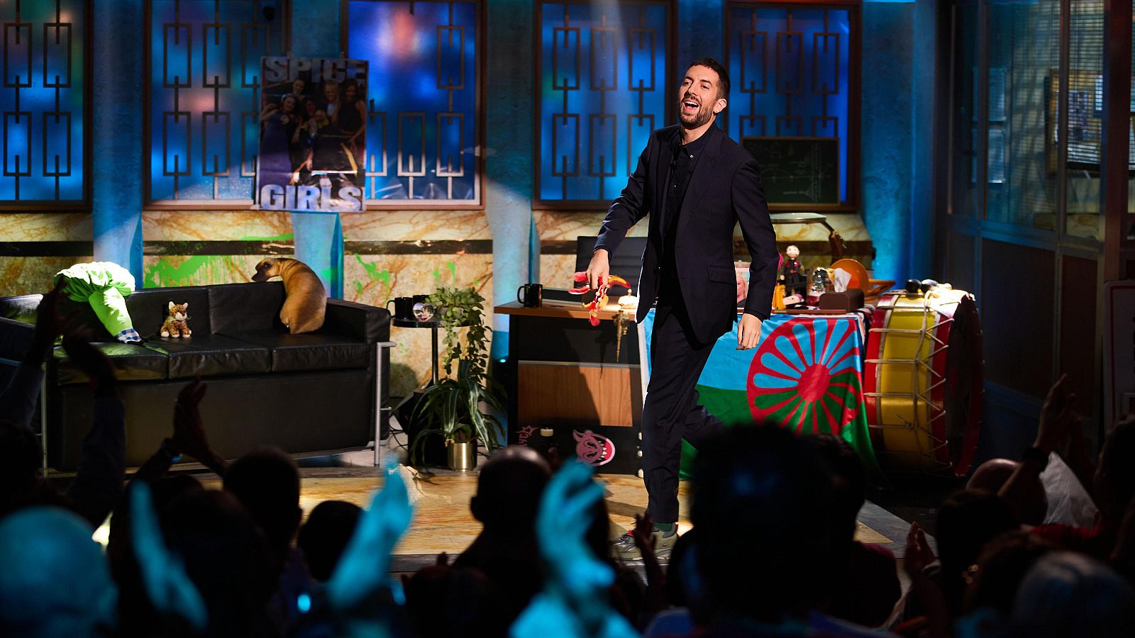 La Revuelta | Una declaración de amor y la yaya Asunción 18/11/24 - La Revuelta | Ver