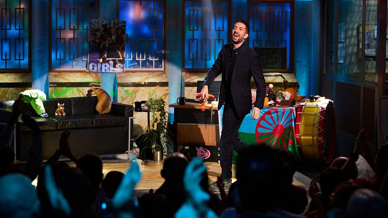 La Revuelta | Una declaración de amor y la yaya Asunción 18/11/24 - La Revuelta | Ver