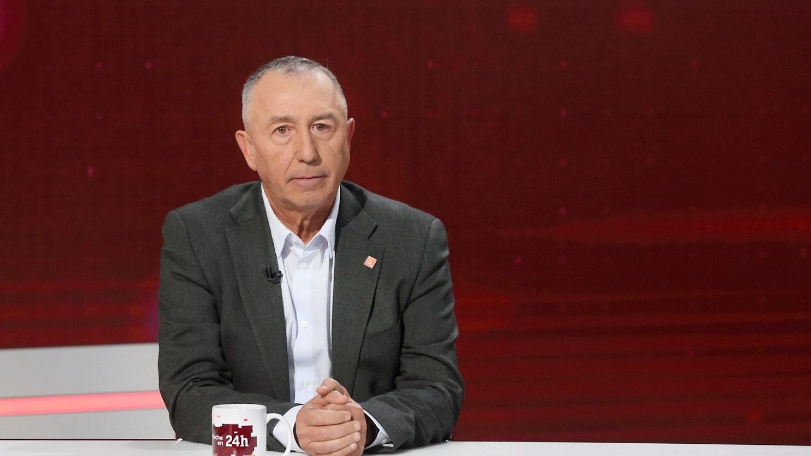 Joan Baldoví: "Mazón está metido en un buen lío y por eso no puede continuar" - La noche en 24h | Ver