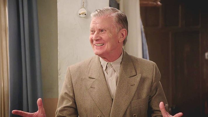 Salón de té La Moderna - Jeremías, el padre Elías, llega a la corrala