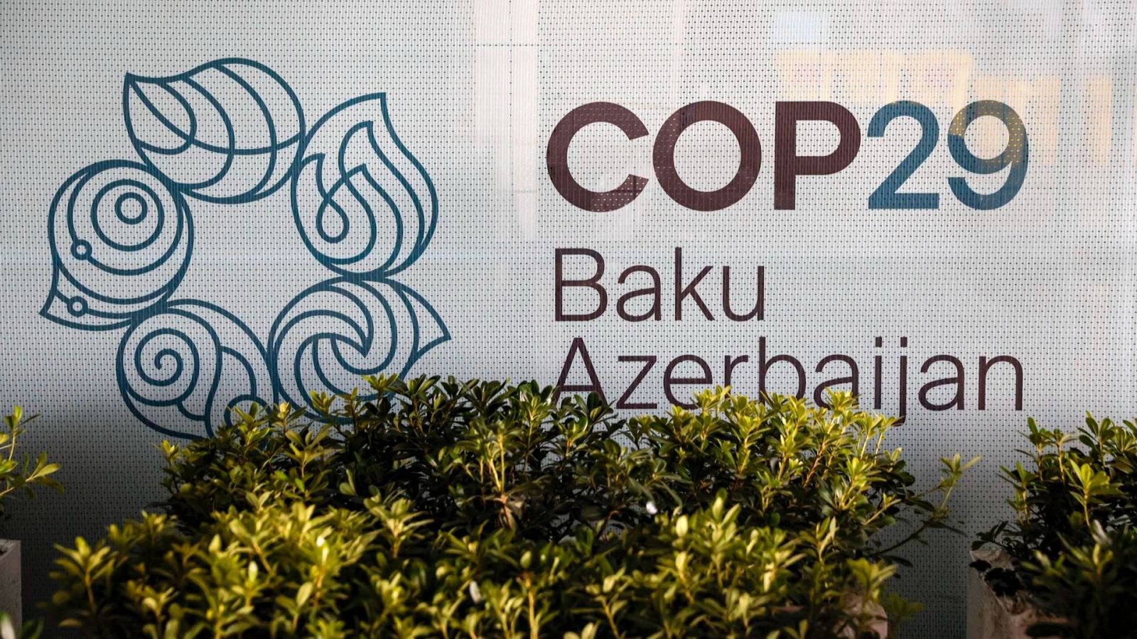 Cuenta atrás en la Cumbre del Clima para que se anuncie el acuerdo - Telediario 1 | Ver