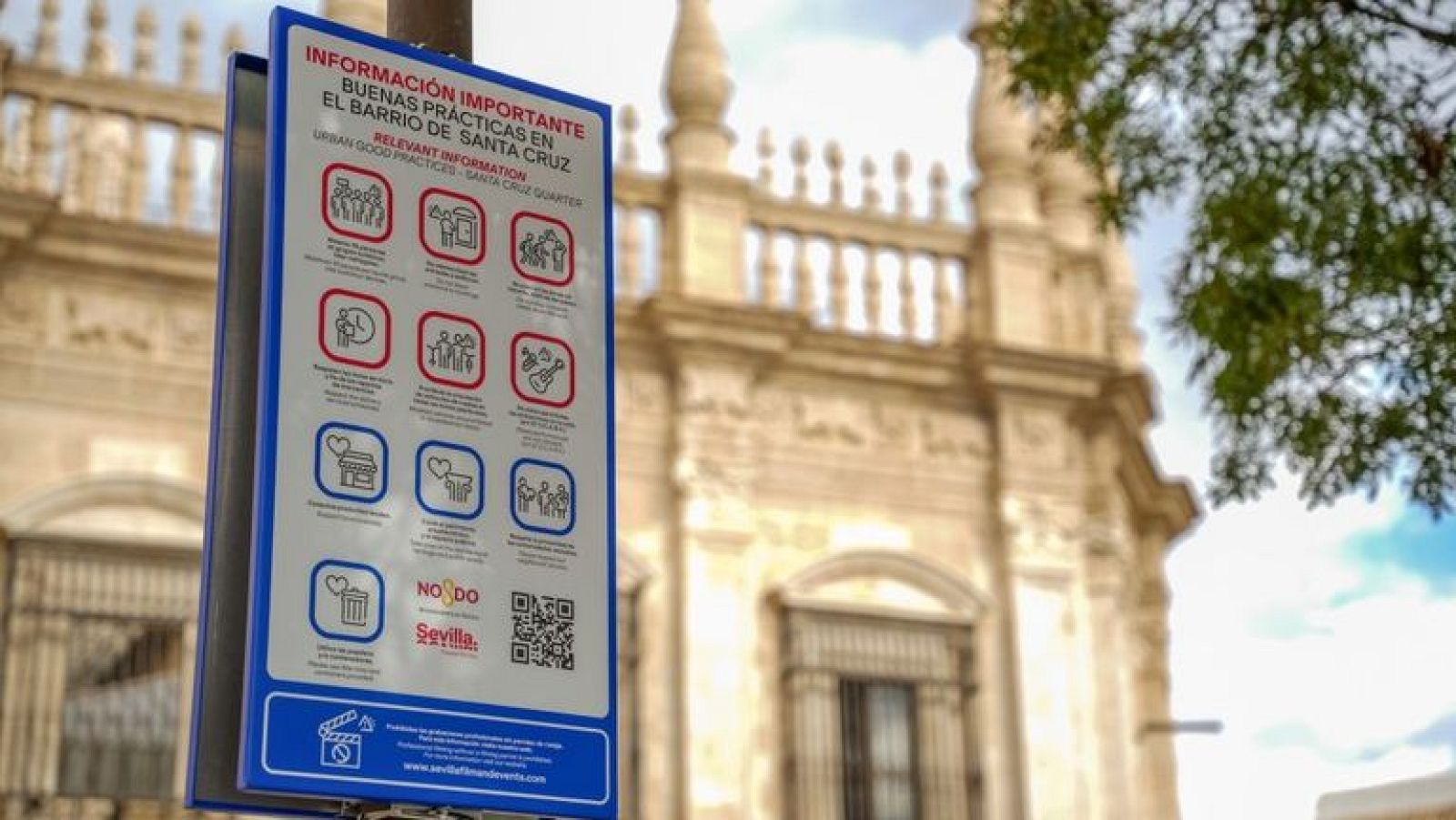 Sevilla instala unos carteles con buenas prácticas para turistas - La hora de La 1 | Ver