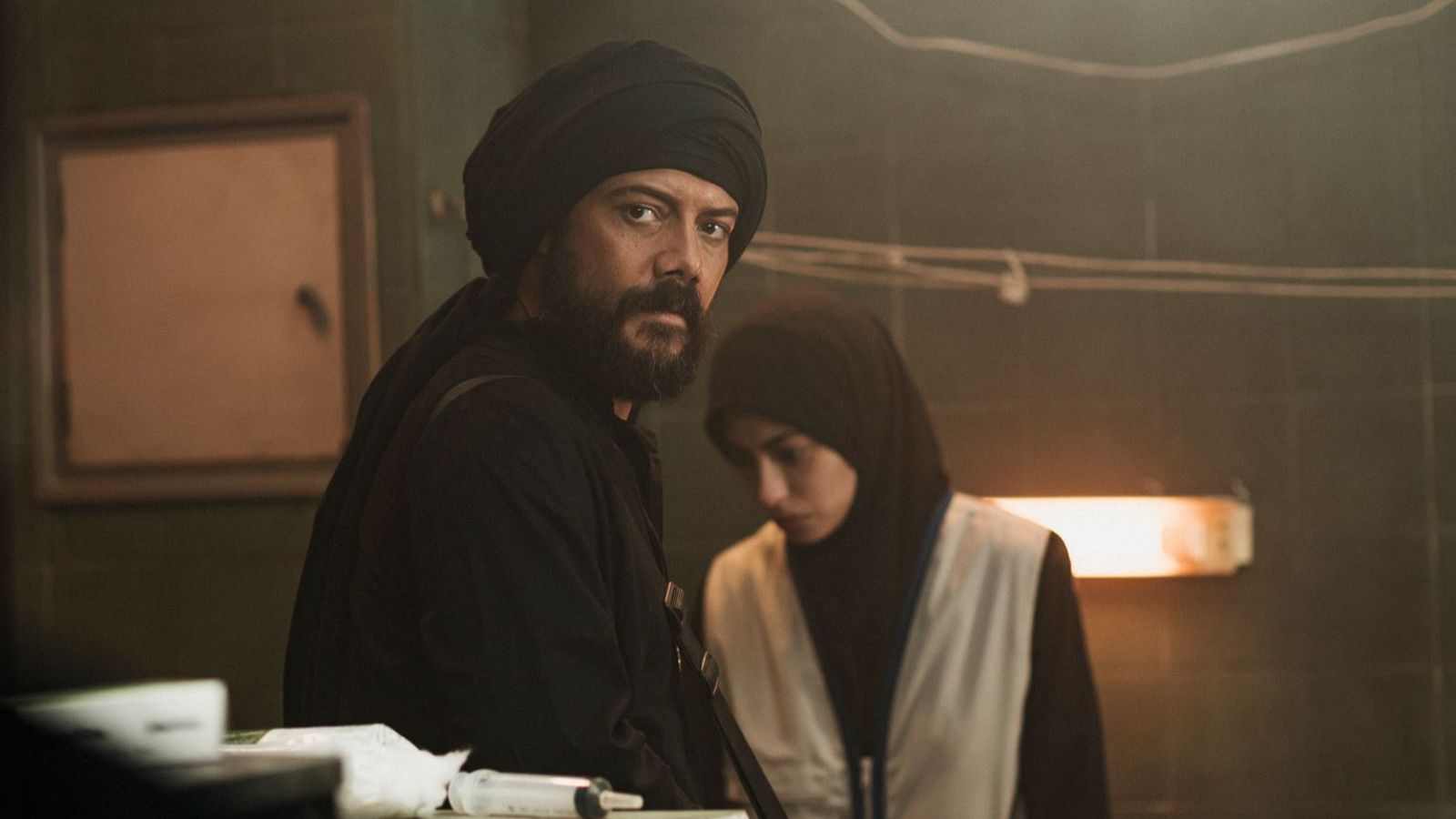 'Raqa', clip exclusivo con Álvaro Morte, Mina El Hammani y Abdelatif Hwidar - Somos cine | Ver