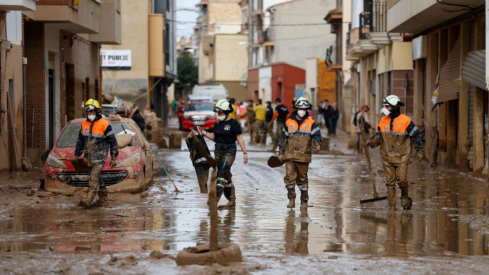 ONG Bomberos por el mundo ayuda a bomberos afectados por la DANA | Ver