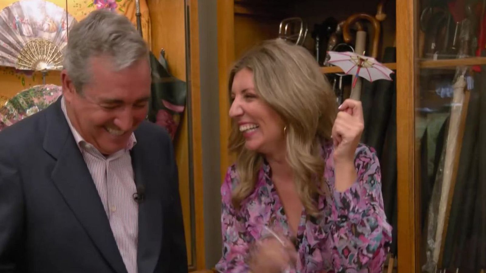 Aquí la Tierra  -  Paraguas bicentenarios | Ver