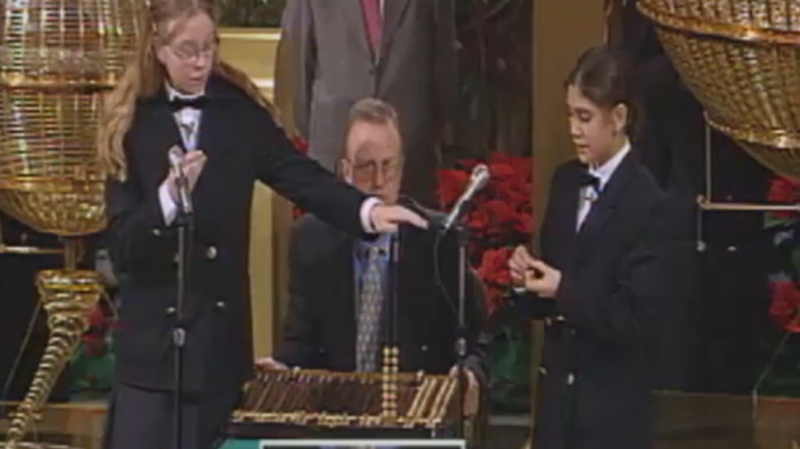 1999: el Gordo de la Lotería de Navidad fue el 65379 | Ver