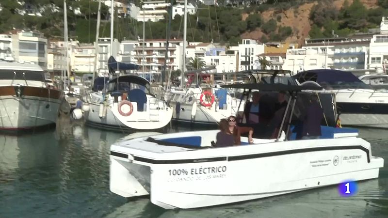 El vaixell de la Copa Amèrica de Vela ara cuida ecosistemes a l'Estartit - L'Informatiu | Ver