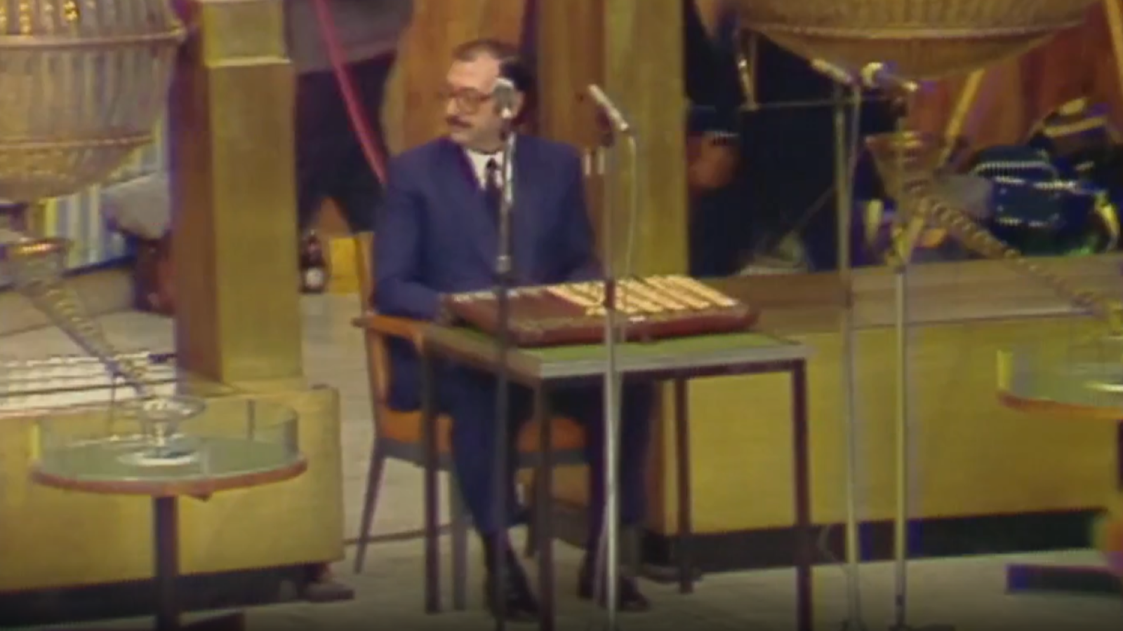 1985: el Gordo de la Lotería de Navidad fue el 63369 | Ver