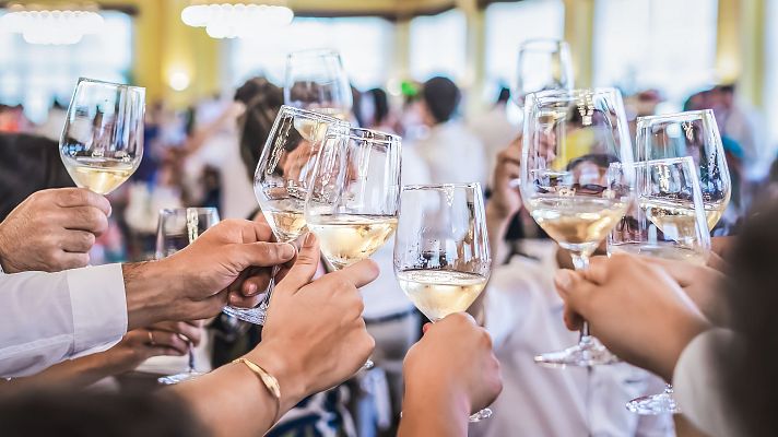 Telediario 1 - Lleno prenavideño en la hostelería: estos días se juegan el 20% de la facturación del año