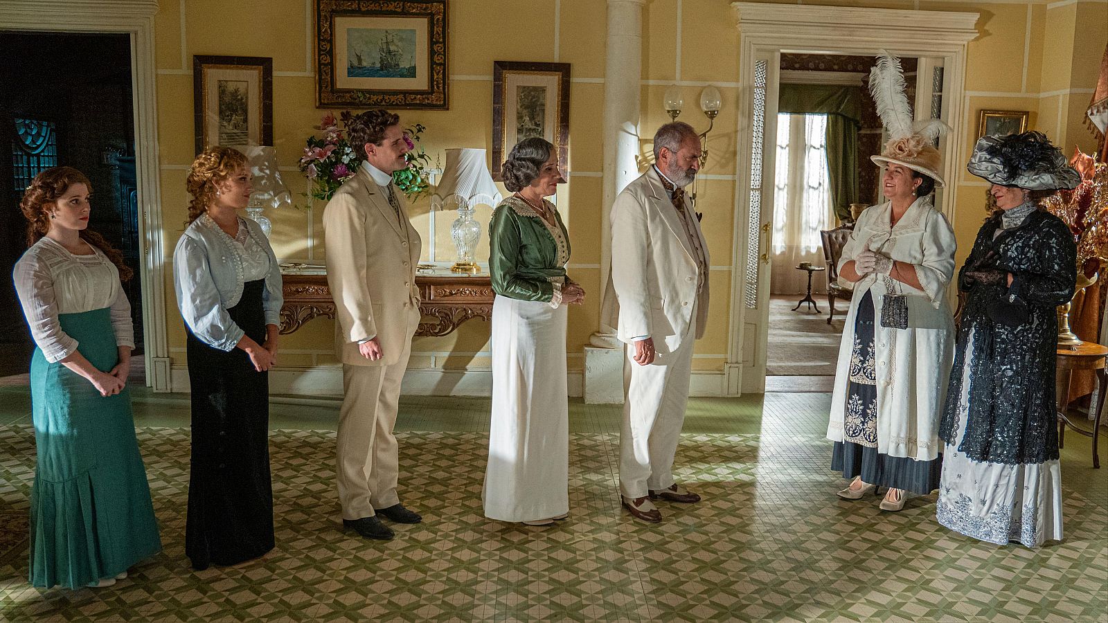 La Promesa: La llegada de Catalina y Simona como tías de María - La promesa | Ver